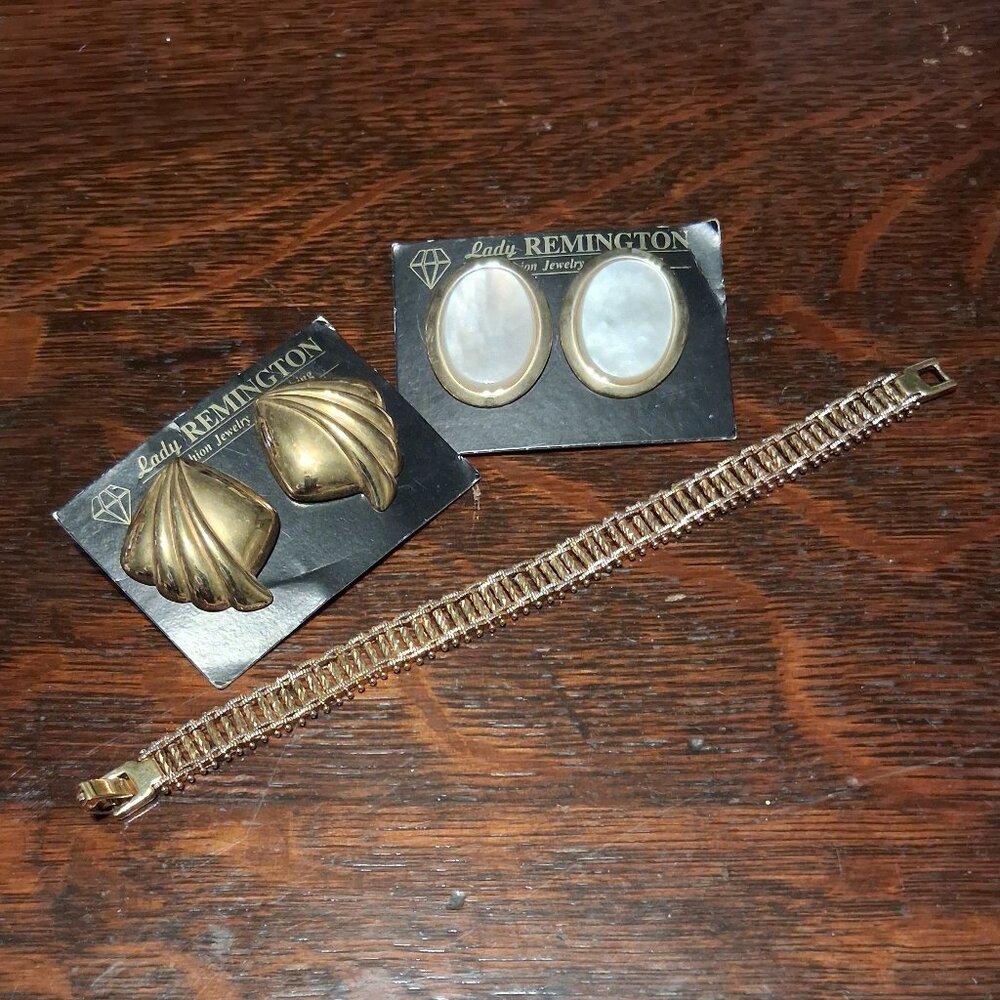 New Lady Remington Pierced Earrings and Bracelet
